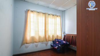 *****ทาวน์เฮ้าส์มือสอง นนทบุรี ม.มนวดีพาร์ค กาญจนาภิเษก เนื้อที่กว้าง 16 ตร.ว. ฟังก์ชัน 2 ห้องนอน 2 ห้องน้ำ 1 ที่จอดรถ ภายในสภาพสวย มาพร้อมราคาสุดคุ้ม! บนทำเลเดินทางสะดวก เชื่อมต่อถนนกาญจนาภิเษก ถนนรัตนาธิเบศร์ ใกล้รถไฟฟ้าสายสีม่วง "สถานีคลองบางไผ่" และใกล้จุดขึ้นทางด่วน "กาญจนาภิเษก" จองเลย!